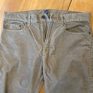 GAP men’s corduroy pants